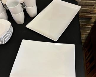 38pc Overandback Dinnerware Set	38 pieces	
