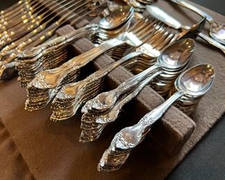Community Silver Plate Flatware Set	83 piece	
