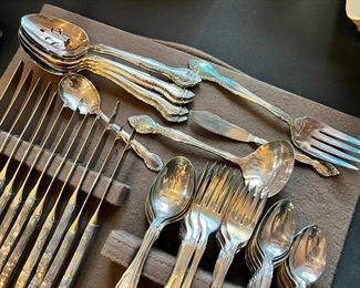Community Silver Plate Flatware Set	83 piece	
