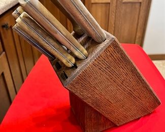 Chicago Cutlery Knives in Block		
