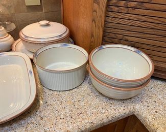 Noritake Stoneware Raindance Dinnerware Set Southwest Santa Fe	65 pieces	
