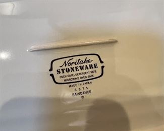 Noritake Stoneware Raindance Dinnerware Set Southwest Santa Fe	65 pieces	

