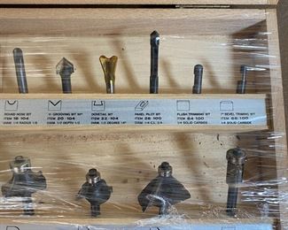 Freud 90-100 15 Piece Advanced Router Bit Set	12.24 x 7.5in	HxWxD
