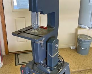Shopsmith 11in Bandsaw Attachment for Mark V System 	62x16x16in	HxWxD
