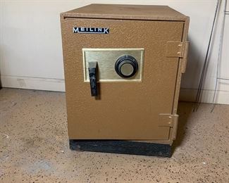 MEILINK Fire Safe 	22.5 x 16.75 x 23.5.	HxWxD
