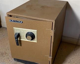 MEILINK Fire Safe 	22.5 x 16.75 x 23.5.	HxWxD
