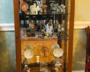 Lighted curio