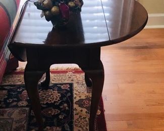 Queen Anne drop leaf end table