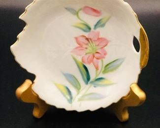 Occupied Japan hand painted leaf dish