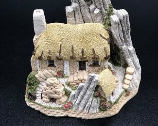 British Traditions
Crafters cottage 1988
By David Winter