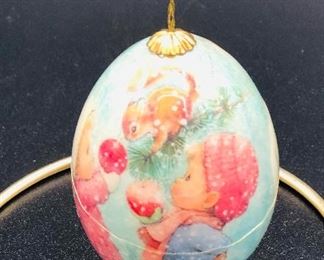 Egg ornament/ kindness