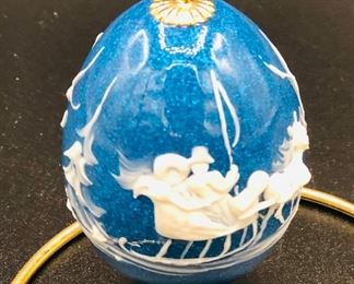 The Eggsquisite Egg by Jim and Fran Holliday, Hayden, Ala.