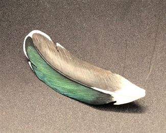 Hand carved and painted feather pin
Teal by Ron Baily 1989