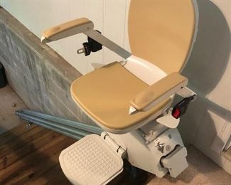 Acorn stair lift. Like new!!