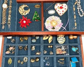 Full of costume jewelry