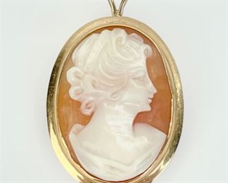 5.5 Grams Fine 10K Yellow Gold Carved Shell Cameo Pin Brooch Pendant