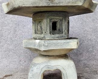 Vintage Asian Style Pagoda Lantern Cement Garden Statue Ornament Decoration