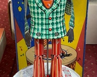 Battery Operated Struttin Sam with Modern Box