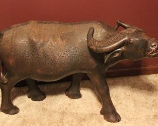 LARGE WOODEN CARVED CAPE BUFFALO FROM SOUTH AFRICA 21" TALL X 32" LONG