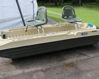 BASS RAIDER 10E FISHING BOAT by PELICAN