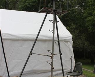 TRIPOD HUNTING STAND