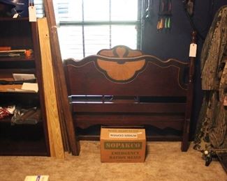STANDARD BED WITH HEADBOARD, FOOTBOARD AND WOODEN SIDERAILS, CASE OF MRE