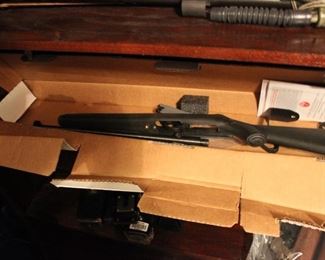 RUGER RIFLE 10/22 AUTOLOADING (DISASSEMBLED WITH SOME PARTS MISSING)