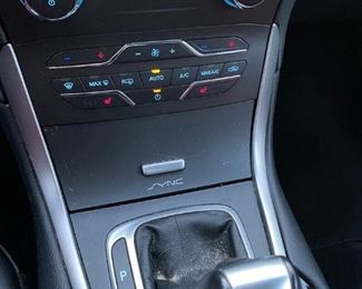 2016 Ford Edge low mileage, current inspection