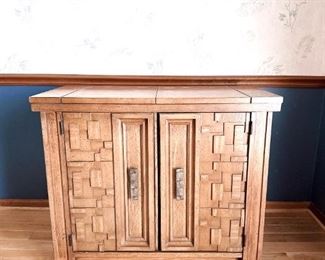 VINTAGE LANE BRUTALIST SIDEBOARD BUFFET SERVER ON CASTERS - OAK