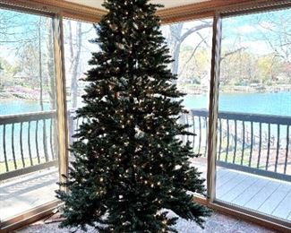 7.5' PRE-LIT ARTIFICIAL CHRISTMAS TREE - WHITE LIGHTS