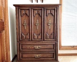 VINTAGE THOMASVILLE CHEST OF DRAWERS ARMOIRE