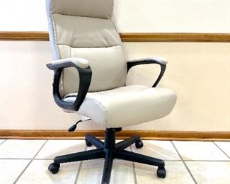 RUTHERFORD LUXURA EXECUTIVE CHAIR - TAUPE