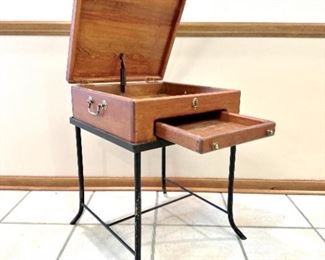 STORAGE ACCENT TABLE WITH CHEST TOP