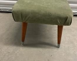 $50 USD     Mid Century Green Microsuede Stool PA107-16     DESCRIPTION: Small but handy sage green micro suede four legged stool is a great piece to have around as extra seating or to put your feet up and relax. 

DIMENSIONS: 16 x 23 x 15H

LOCATION: Local pick up NE Washington, D.C.  Contact us for shipper suggestions.

CONDITION: Used

The stool is in good condition. minor signs of wear consistent with use and age.       https://goodbyhello.com/products/green-microsuede-stool-pa107-16?_pos=4&_sid=7ea65b4aa&_ss=r