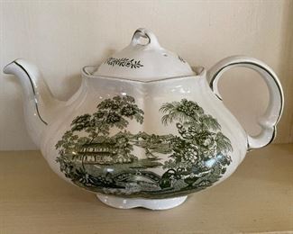 Antique Royal Crownford Tonquin Ironstone Teapot, Stafforshire, England. Photo 1 of 2. 