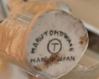 Vintage Porcelain Marutomoware Scottish Terrier Dogs Figurine Made in Japan. Photo 2 of 2. 