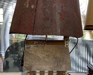 Vintage Table Lamp in Cabin Motif. 