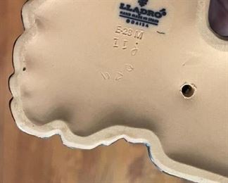 Lladros Two Nuns with Rosaries in Grey. Measures 13.5" H. Photo 2 of 2. 