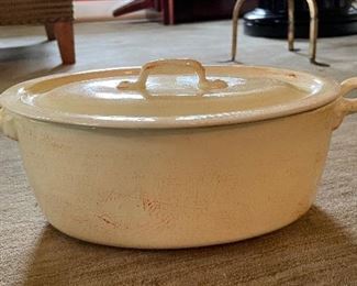Casafina Covered Cassoulet Dish (Italy). Measures 10" x 4" H. 