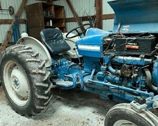 Ford 2000 Tractor Gas with Grading Tractor Blade