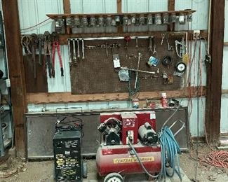 Napa Battery Charger Model 85-1010 and Central Hardware Air 