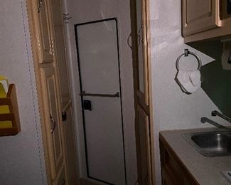 2005 F-Series SD Trails West Sierra Horse Trailer - Excellent Shape