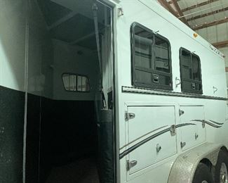 2005 F-Series SD Trails West Sierra Horse Trailer - Excellent Shape