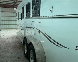 2005 F-Series SD Trails West Sierra Horse Trailer - Excellent Shape
