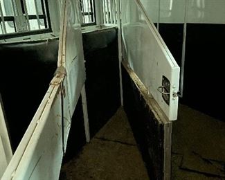 2005 F-Series SD Trails West Sierra Horse Trailer - Excellent Shape