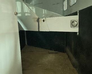 2005 F-Series SD Trails West Sierra Horse Trailer - Excellent Shape