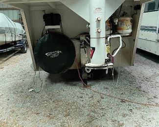 2005 F-Series SD Trails West Sierra Horse Trailer - Excellent Shape