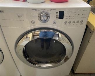 LG Front Load Washer and Gas Dryer in White 