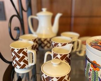 Retro Porcelain Coffee/Tea Pot, Creamer & Sugar and 4 Mugs Made in Japan - 7 Piece Set