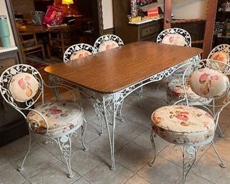 Vintage Rare Russell Woodard Chantilly Rose Dining Room Set With Storage Leaf 